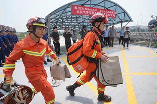 罗马vs萨索洛首发：卢卡库、沙拉维先发，佩莱格里尼出战